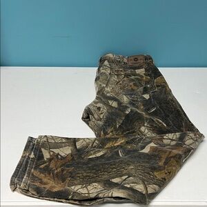 Camouflage Wrangler jeans size 38x34